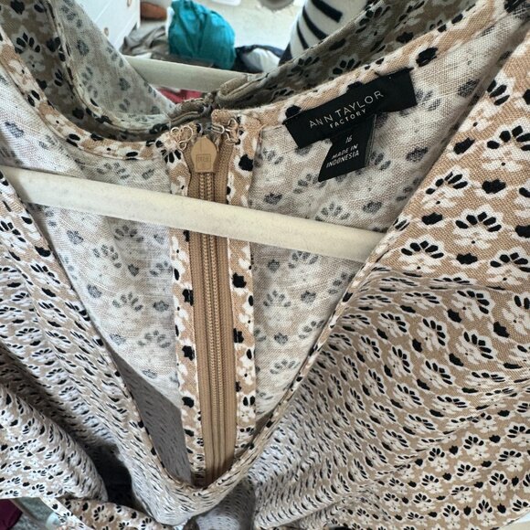 Ann Taylor Factory, Short Sleeve Romper - Picture 4 of 7